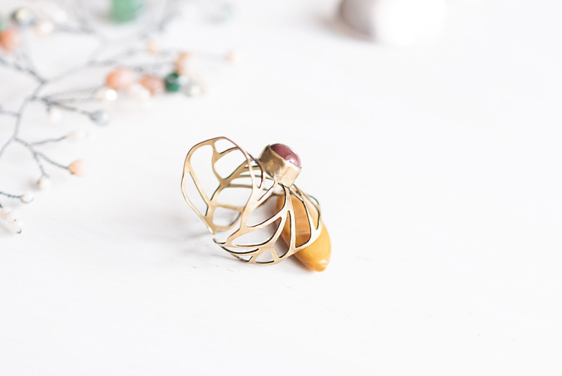 Leaf Ring With Agate Setting