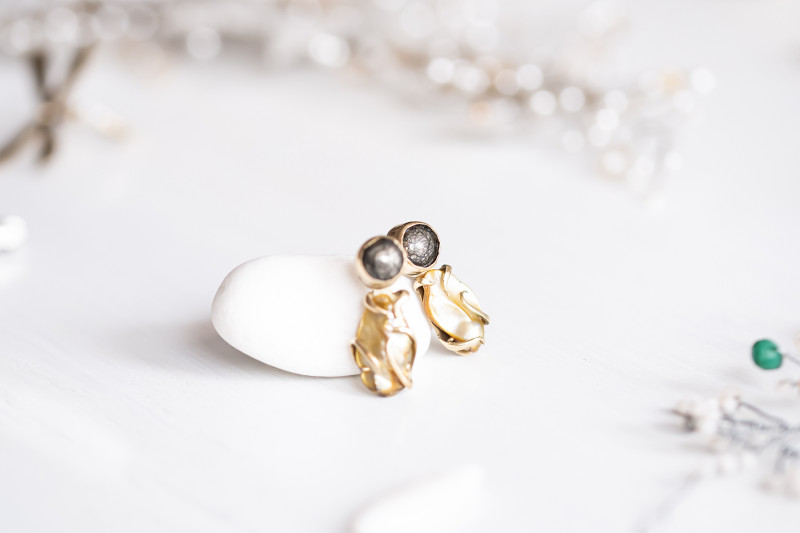 Marcasite Earrings Hugging Wild Pearls