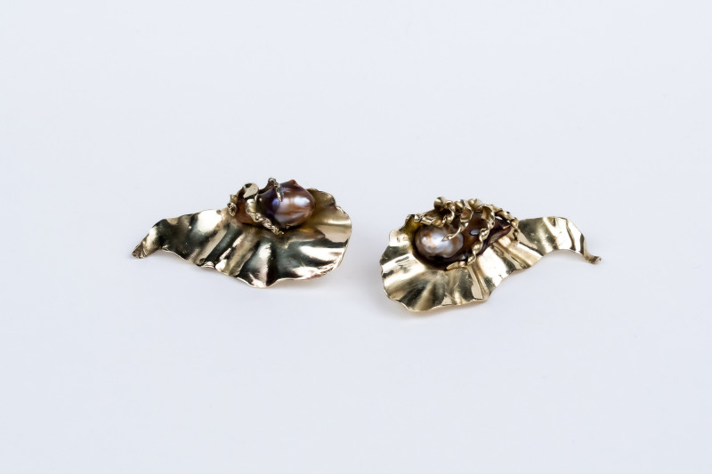 Wavy Pearl Earrings