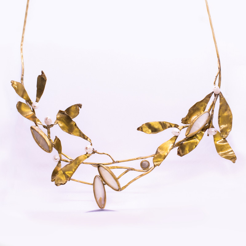 Mother of Pearl Mistletoe Necklace